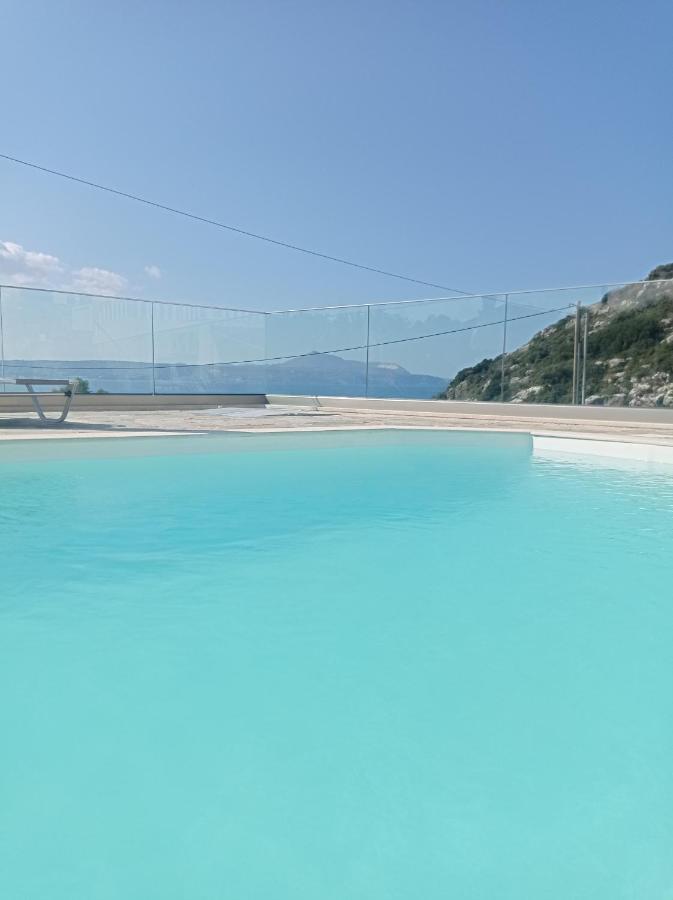 Domina Villa *